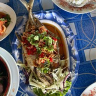 ร้านมุมลับราดหน้านายซอ