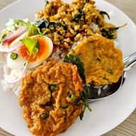 เมนูของร้าน ข้าวแกงบ้านใหญ่ ปตท. บ้านใหญ่ กม. 58