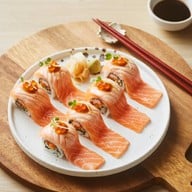 On the Table โรบินสันลาดกระบัง
