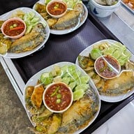 เมนูของร้าน ข้าวแกงบ้านใหญ่ ปตท. บ้านใหญ่ กม. 58