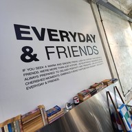 บรรยากาศ Everyday & Friends