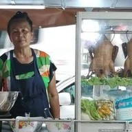 ก๋วยเตี๋ยวเป็ดพะโล้ เตี๋ยวไก่ตุ๋น น้องเฟิร์ส&พี่ฟิวส์ สาขา2 เจ้ป้อม