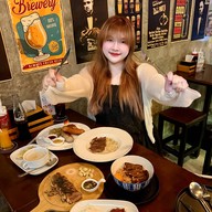 ไส้กรอกเยอรมัน & สเต็ก เดอะฮ็อกฟาเธอร์ แยกไฟฉาย