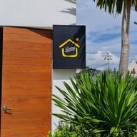 หน้าร้าน The Summer House Ayutthaya เกาะเรียน