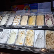 Scoopi Ice Cream Cafe'