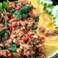 GOOD TIMES กะเพราหนวดหมึก ลูกชิ้นปลาระเบิด