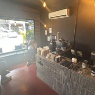 บรรยากาศ Alio slow bar chiang rai สาขา ห้าแยกพ่อขุน