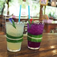 เมนูของร้าน กุหลาบดอกใหม่ บายนิวไก่ย่างบัวตอง