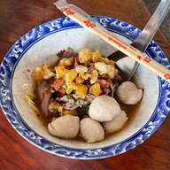 เมนูของร้าน ก๋วยเตี๋ยวเจ๊ตื๋อ