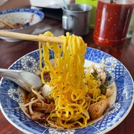 ก๋วยเตี๋ยวเจ๊ตื๋อ