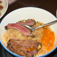 ไส้กรอกเยอรมัน & สเต็ก เดอะฮ็อกฟาเธอร์ แยกไฟฉาย