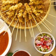 หมูสะเต๊ะนายซ้ง บรรทัดทอง