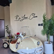 บรรยากาศ Be Your Own Coffee & Bar -