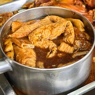 ขาหมูฮ่องเต้เฮียซ้ง ร้านดังในโซเชีี่ยล สาธุประดิษฐ์ กรุงเทพ