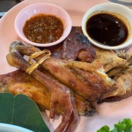 เมนูของร้าน กุหลาบดอกใหม่ บายนิวไก่ย่างบัวตอง