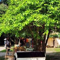 ตลาดนัดขนมปัง นานาจังเกิ้ล (บ้านสวนไผ่ล้อม)