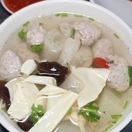 ขาหมูฮ่องเต้เฮียซ้ง ร้านดังในโซเชีี่ยล สาธุประดิษฐ์ กรุงเทพ