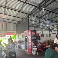 LANYUM (ร้าน-ยำ)