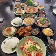 LANYUM (ร้าน-ยำ)
