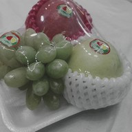 ผลไม้สด ร้านลาดพร้าว 138 ติดถนนริมฟุตบาทอยู่หน้าซอยเลยข้างๆมี toyota