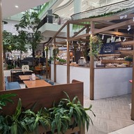 บรรยากาศ On the Table โรบินสันลาดกระบัง