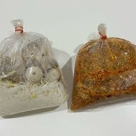 เมนูของร้าน ก๋วยเตี๋ยวลุงกับป้า