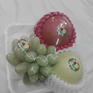 ผลไม้สด ร้านลาดพร้าว 138 ติดถนนริมฟุตบาทอยู่หน้าซอยเลยข้างๆมี toyota