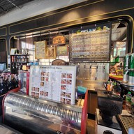 บรรยากาศ อีทสมิธ EATSMITH Cafe & Restaurant ท่ามะขาม