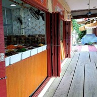 หน้าร้าน บ๊วยแม่พารวย ตลาดน้ำหัวหินสามพันนาม