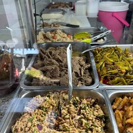 บรรยากาศ หมูทอดเจ๊จง ปั๊มปตท. เทพารักษ์ กม.8 (PTT Thepharak KM8)