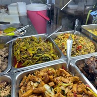 บรรยากาศ หมูทอดเจ๊จง ปั๊มปตท. เทพารักษ์ กม.8 (PTT Thepharak KM8)