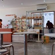 บรรยากาศ Fatbake&Co ขนมปังโฮมเมด  เบเกอรี่ สังขยาใบเตยสด (ขนมปังจัดเบรค) ซอยมังกร