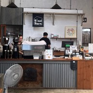 Roastbarn Cafe&Roastery โรงคั่ว