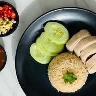 น้อง 5 ข้าวมันไก่ ปทุมสายใน