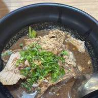 ก๋วยเตี๋ยวเรืออัศวิน (สาขาบรรทัดทอง)