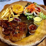 Triple Wood Cafe เสรีไท57 เสรีไทย57แยก71