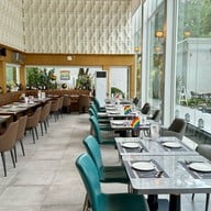 Whiteline Cafe & Restaurant HQ
