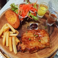 Triple Wood Cafe เสรีไท57 เสรีไทย57แยก71