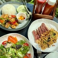 Whiteline Cafe & Restaurant HQ