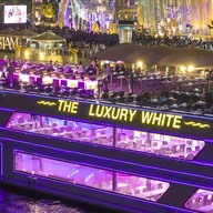 หน้าร้าน The Luxury White Cruise ICONSIAM