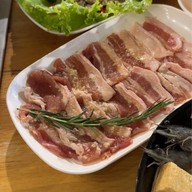 ยืนหนึ่งหมูกระทะ กรีนพาร์ค