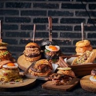 Rock Me Burgers & Bar เชียงใหม่