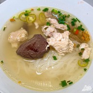 ก๋วยเตี๋ยวไก่ไทยนายโต้งห้วยพลู สาขา2 สี่แยกกั่งบ๊วย
