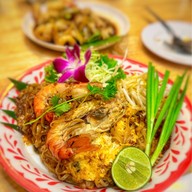 เมนูของร้าน ยำแหลกปลาแดกเลิศ คลองสามวา