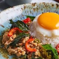 ถนัดยำ(สูตรลับ) ยำวุ้นเส้นโบราณ | กะเพราเนื้อ กะเพราปลาหมึก กะเพราพริกแห้ง | คั่วพริกเกลือ อาหารและน้ำยำที่จริงใจ⭐️