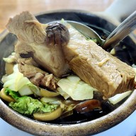 อ้วนบะกุ๊ดเต๋ ประชานิเวศน์