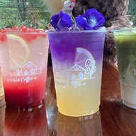 ทองหล่อ คาเฟ่