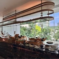 Alex Dilling at Lord Jim's โรงแรมโอเรียนเต็ล