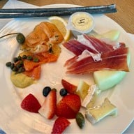 Alex Dilling at Lord Jim's โรงแรมโอเรียนเต็ล