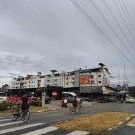 หน้าร้าน องศาหมูกะทะมธ.สาขา2 ไรเดอร์รับอาหารที่สาขา2